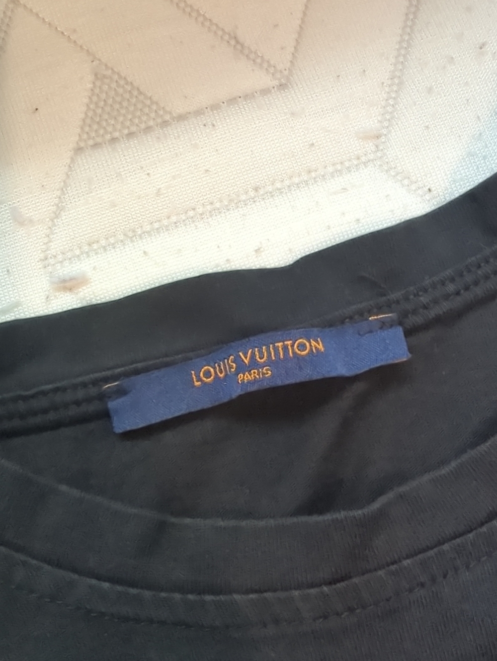 Louis Vuitton Black Tee with Multicolor Playing Card Motif Size Small RARE JAPAN - Picture 2 of 4